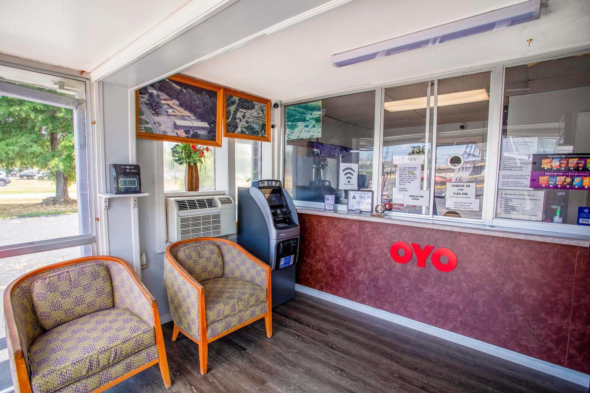 Oyo克纳斯维尔酒店 外观 照片